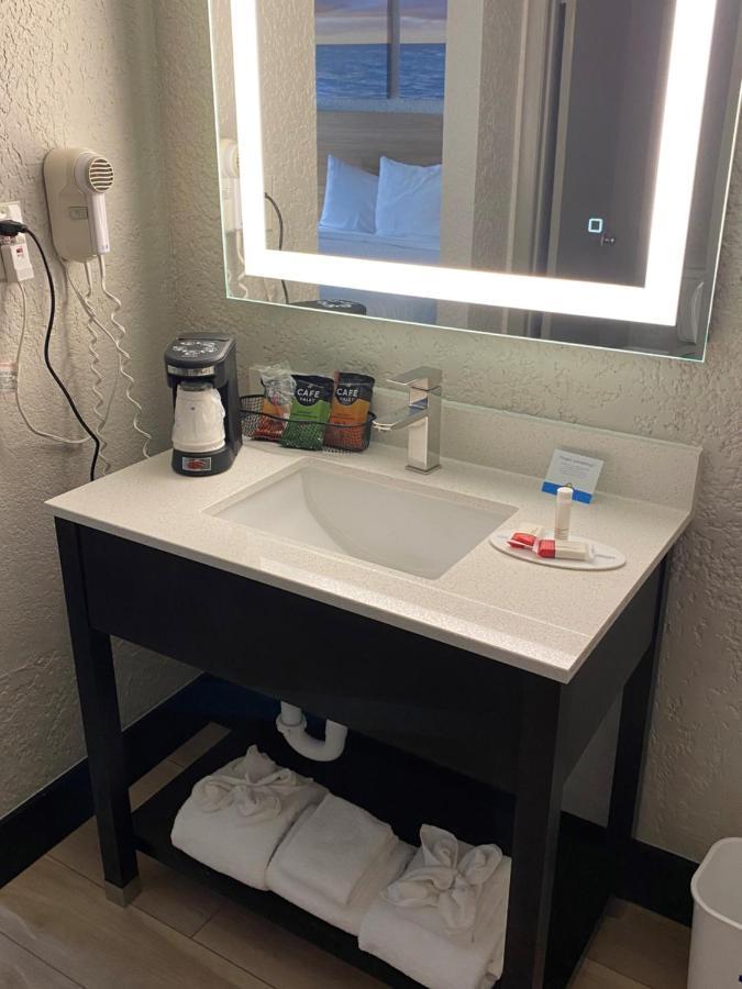 Days Inn By Wyndham Fort Pierce Midtown Экстерьер фото