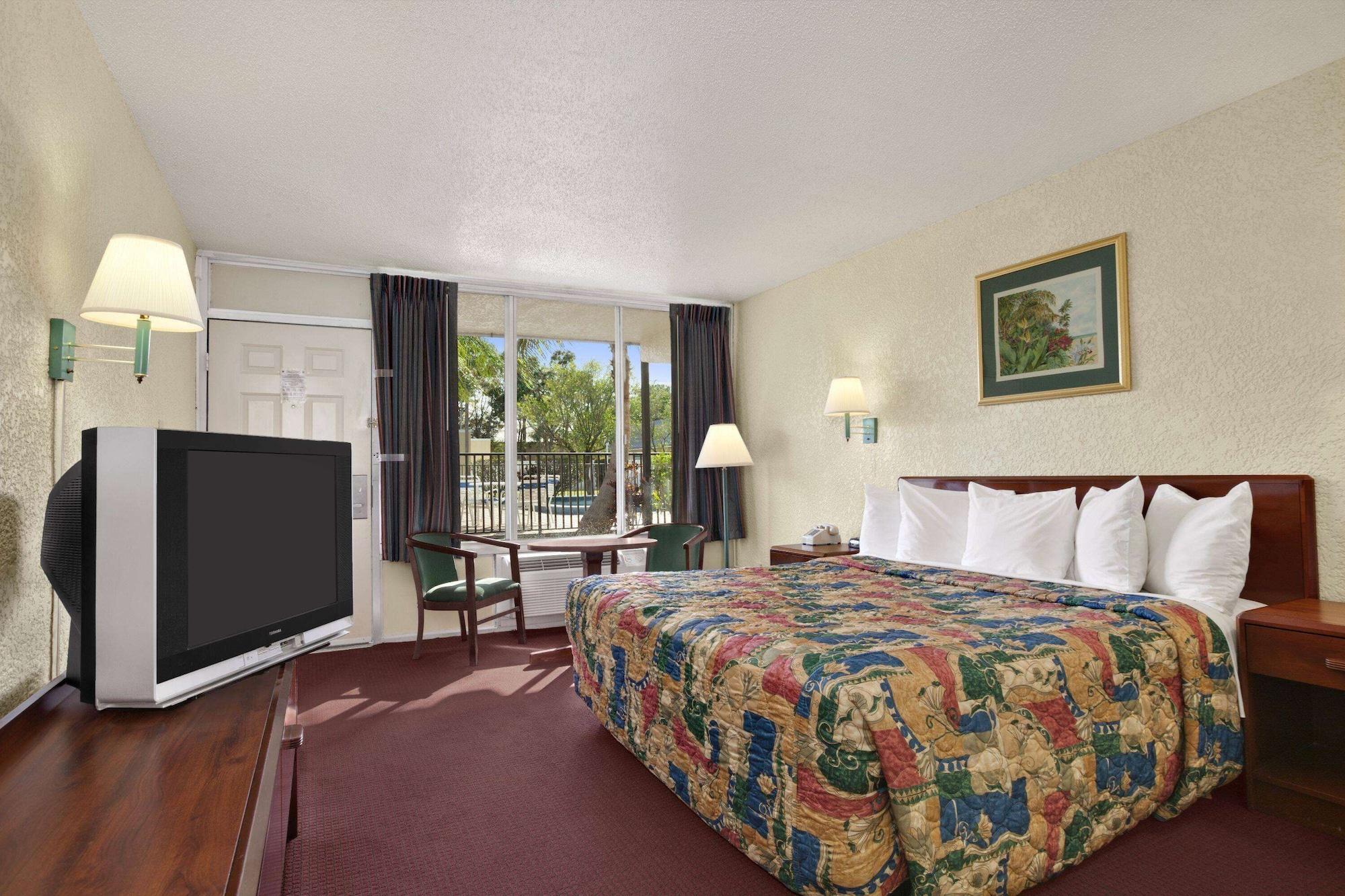 Days Inn By Wyndham Fort Pierce Midtown Экстерьер фото