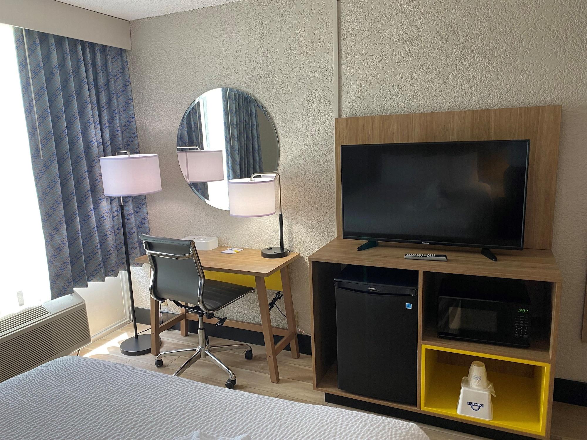 Days Inn By Wyndham Fort Pierce Midtown Экстерьер фото